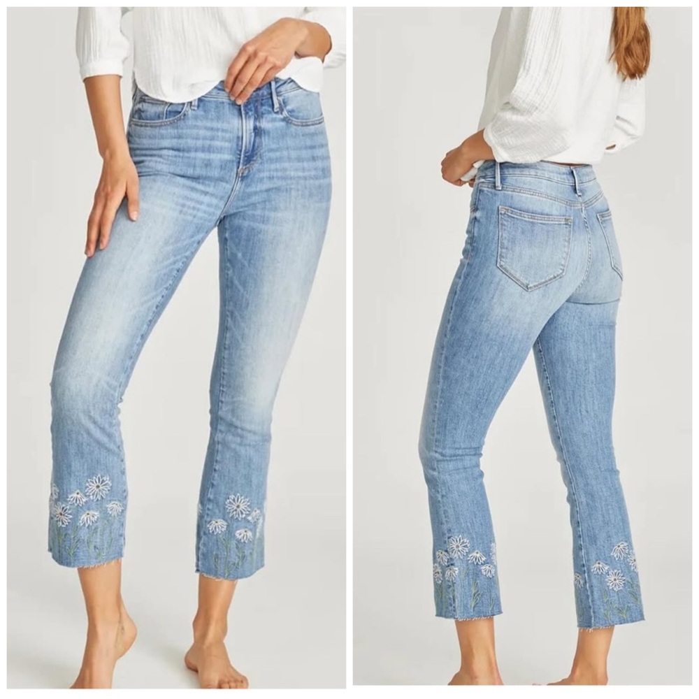 Driftwood Roxy crop boot jeans in Daisy fields size 27